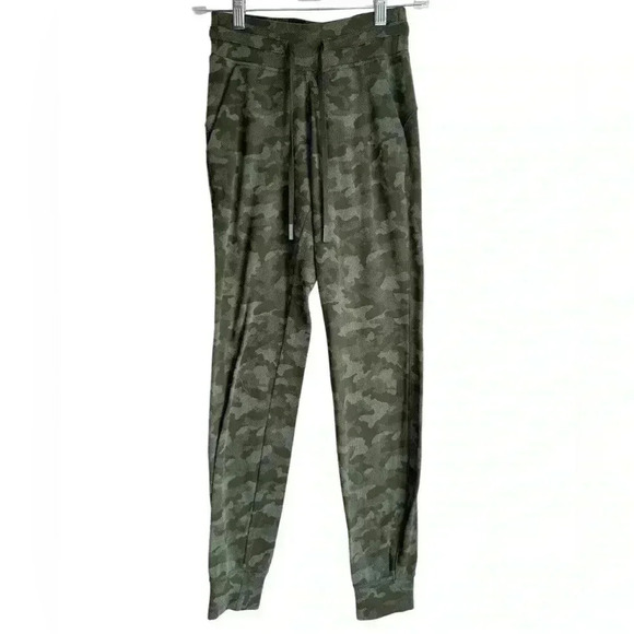 Lululemon Ready To Rulu Heritage Camo Ankle Jogger (First Release) Size 2 - Picture 5 of 12